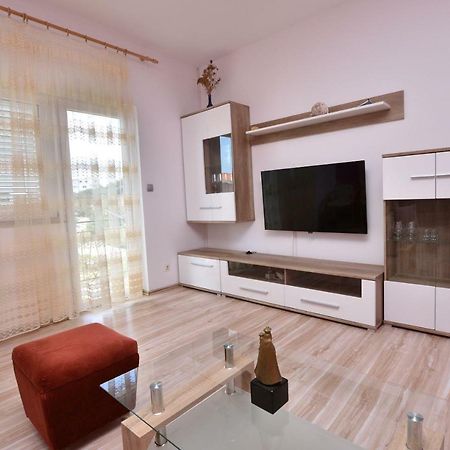 Apartments Jere Proto Примоштен Экстерьер фото