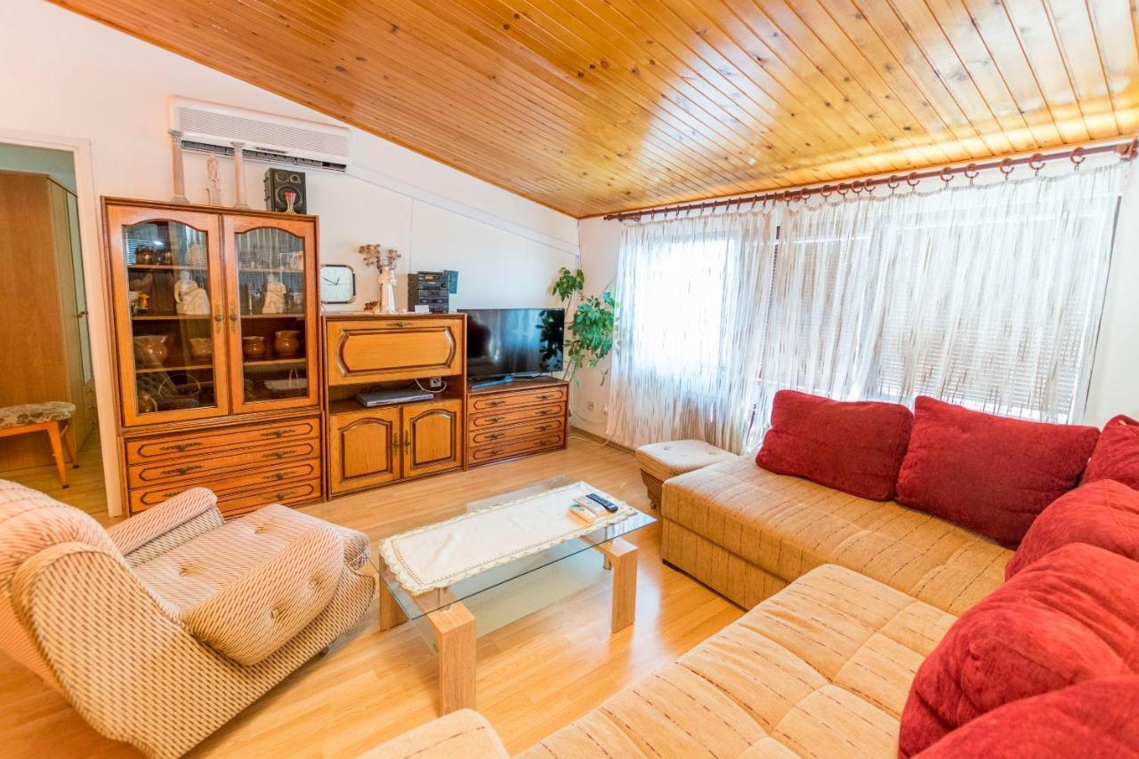 Apartments Jere Proto Примоштен Экстерьер фото