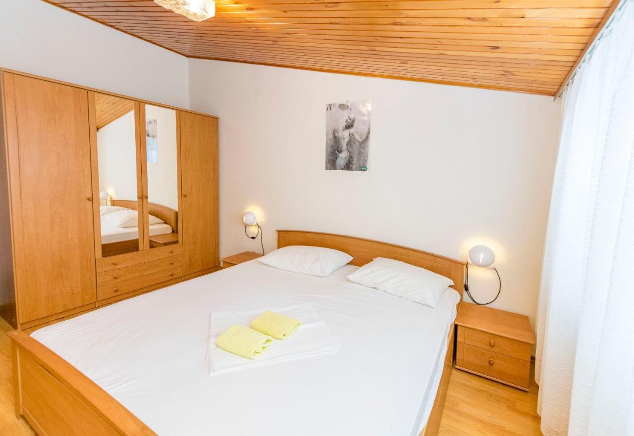 Apartments Jere Proto Примоштен Экстерьер фото