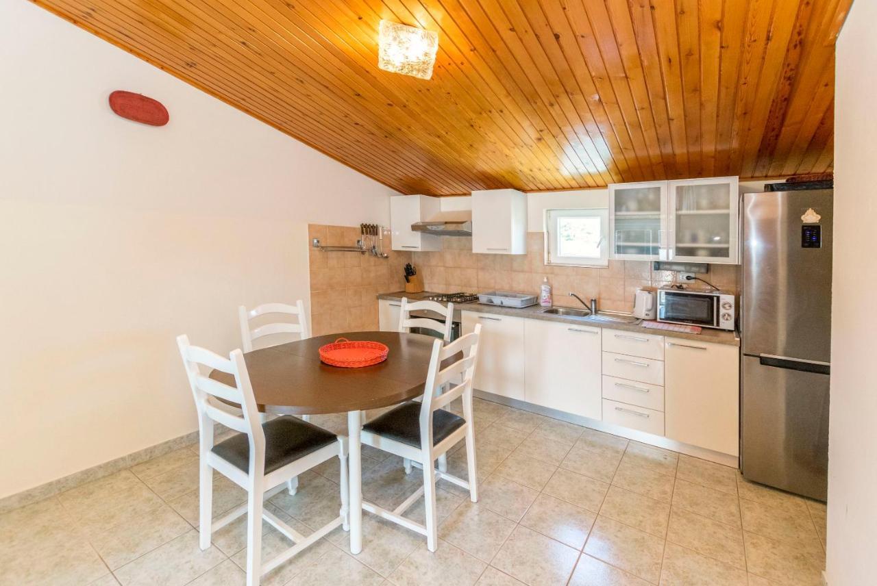 Apartments Jere Proto Примоштен Экстерьер фото