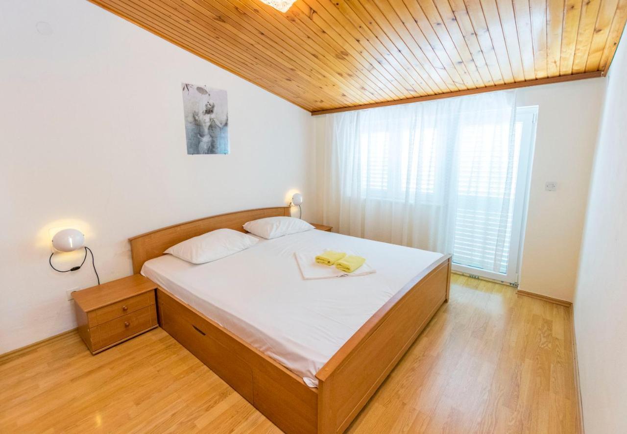Apartments Jere Proto Примоштен Экстерьер фото