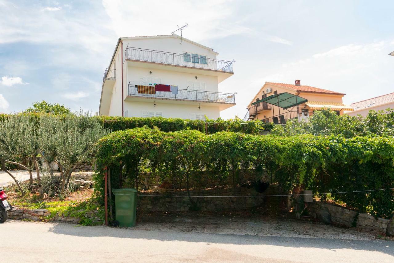 Apartments Jere Proto Примоштен Экстерьер фото