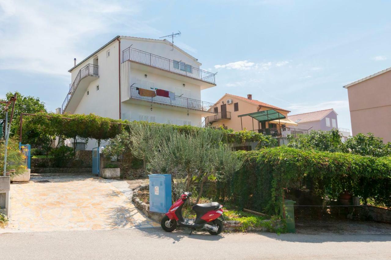 Apartments Jere Proto Примоштен Экстерьер фото