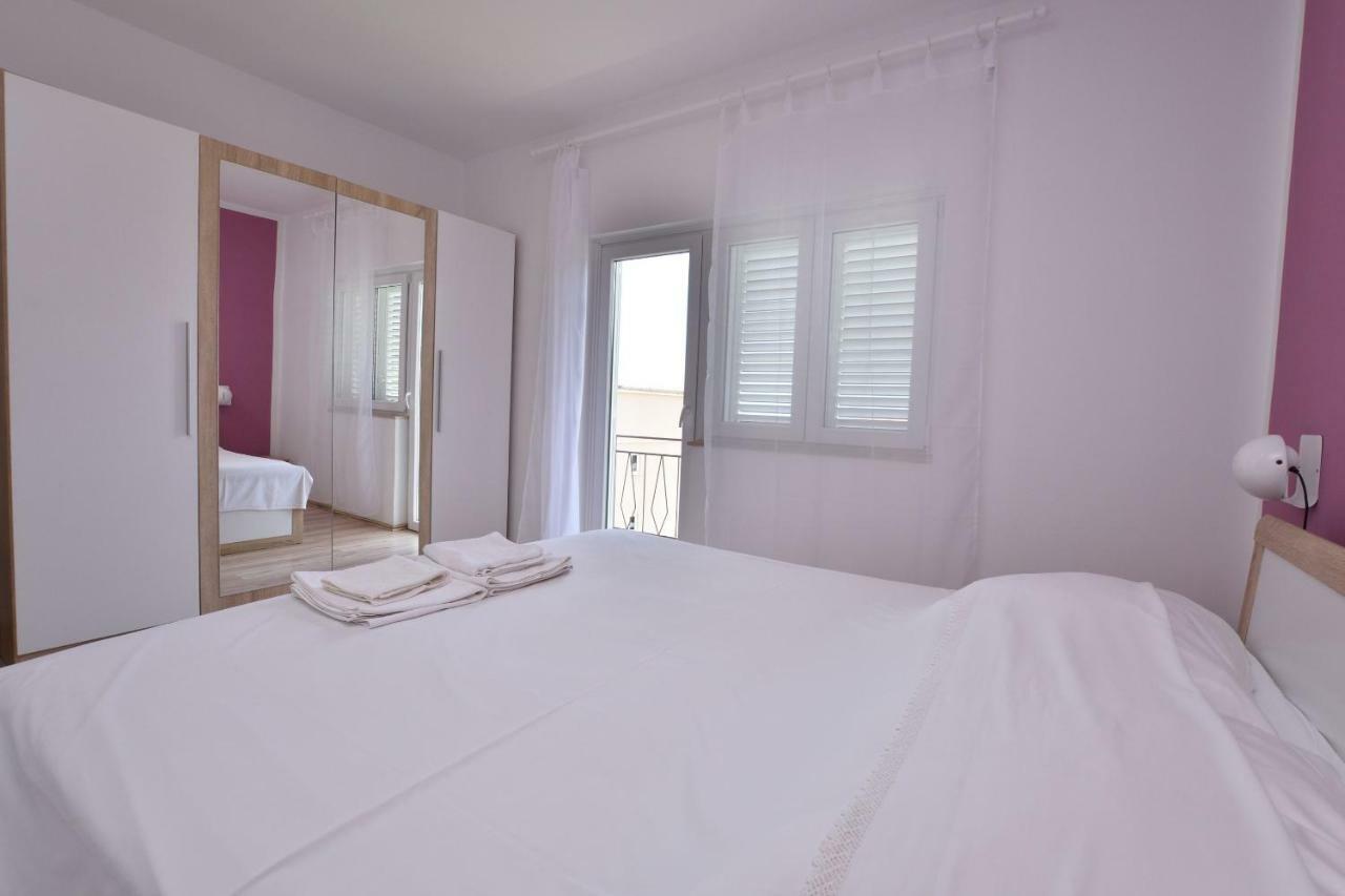 Apartments Jere Proto Примоштен Экстерьер фото