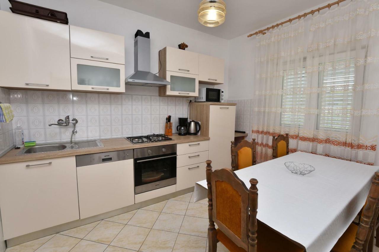 Apartments Jere Proto Примоштен Экстерьер фото