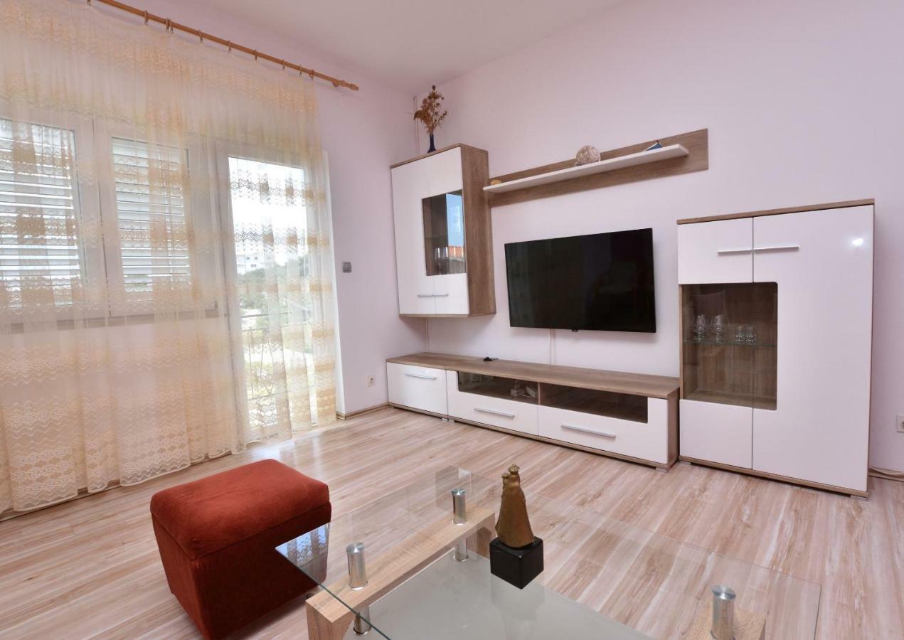 Apartments Jere Proto Примоштен Экстерьер фото