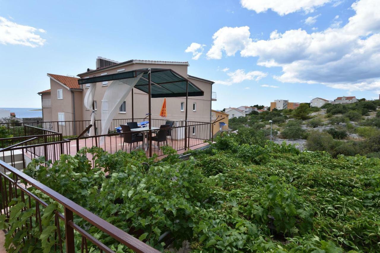 Apartments Jere Proto Примоштен Экстерьер фото