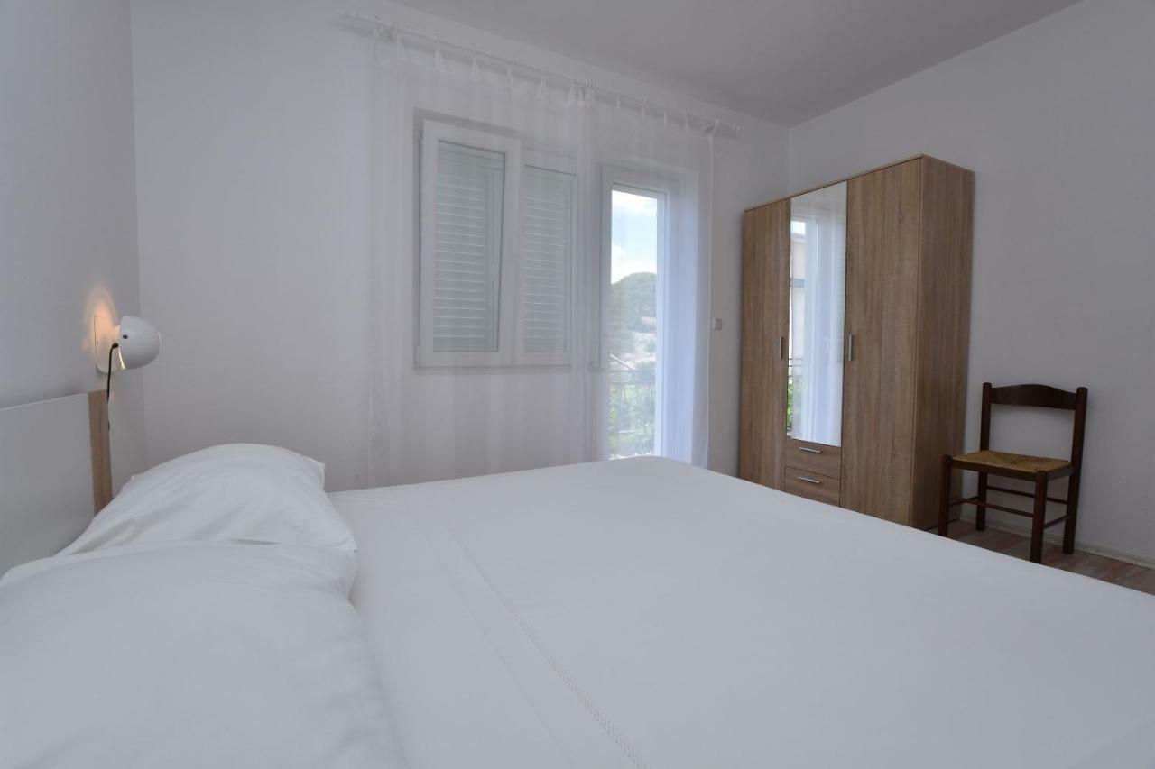 Apartments Jere Proto Примоштен Экстерьер фото