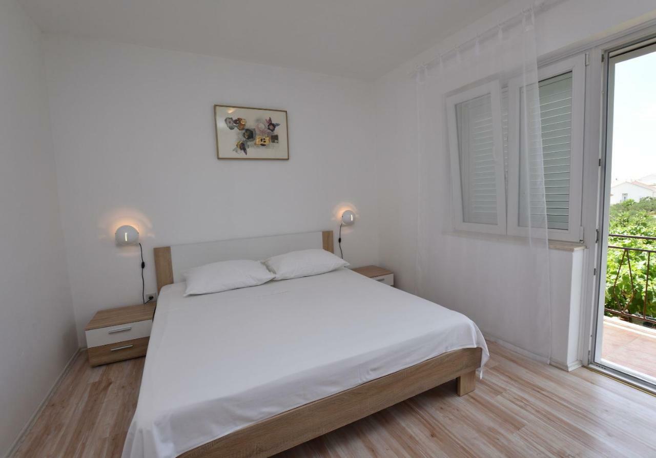 Apartments Jere Proto Примоштен Экстерьер фото