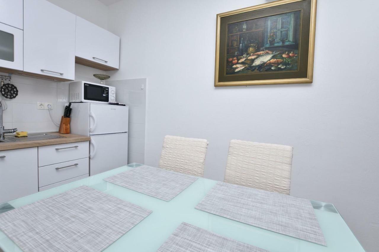 Apartments Jere Proto Примоштен Экстерьер фото