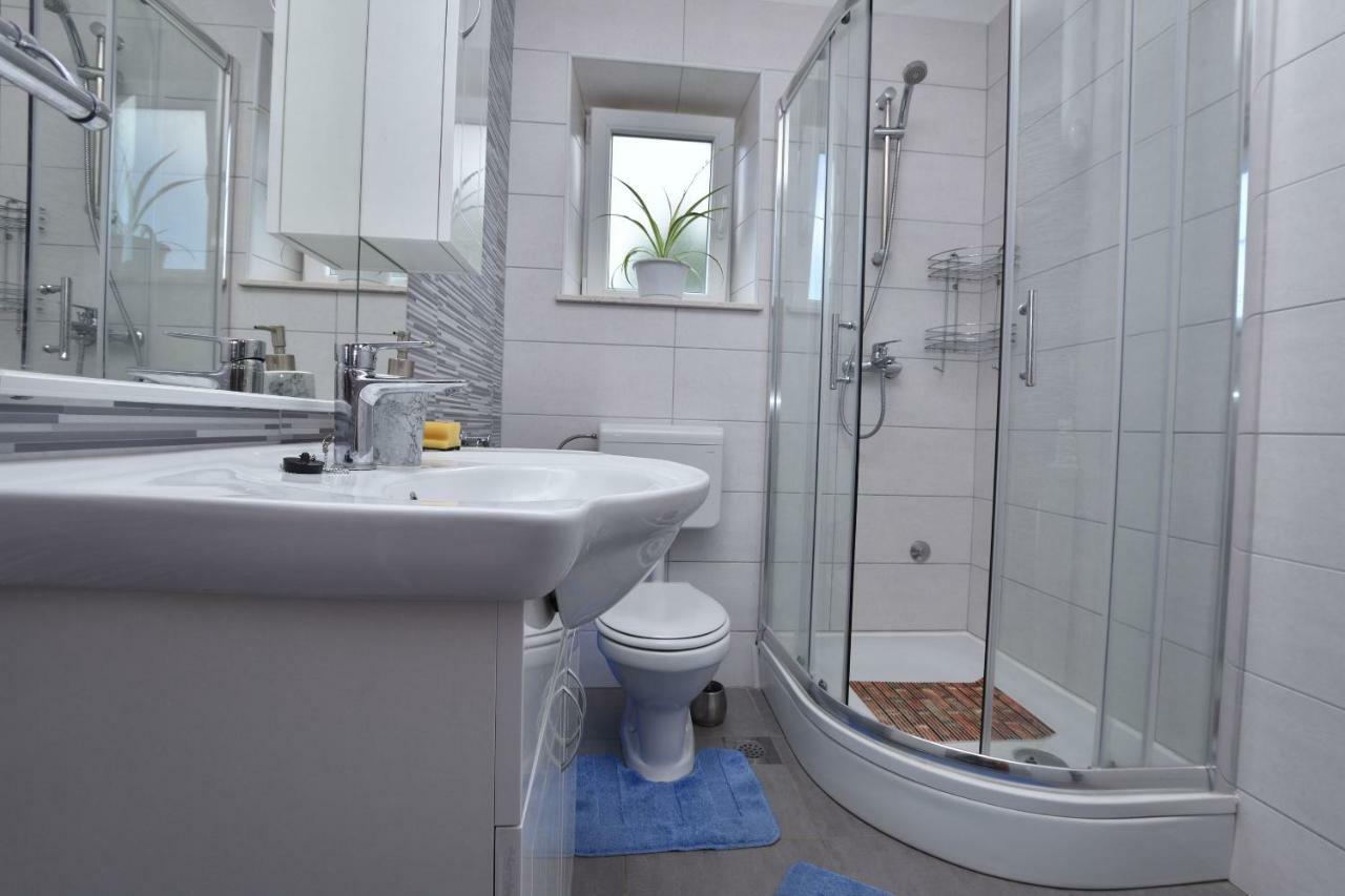 Apartments Jere Proto Примоштен Экстерьер фото
