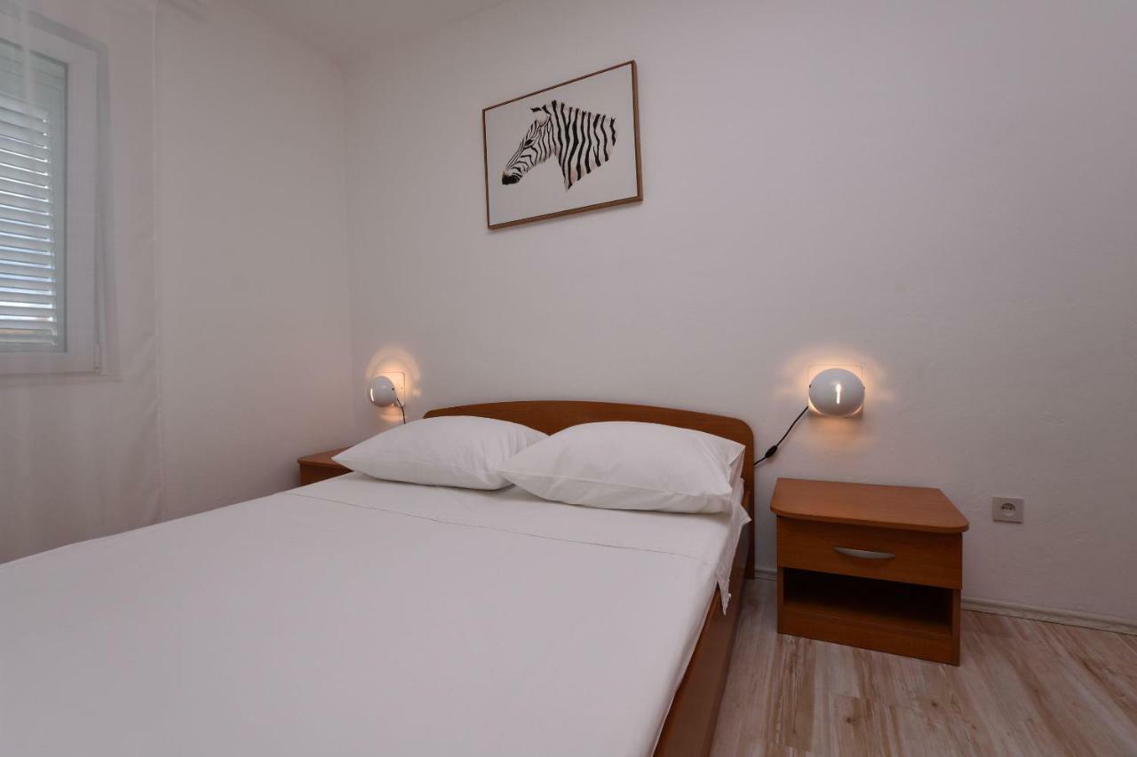 Apartments Jere Proto Примоштен Экстерьер фото
