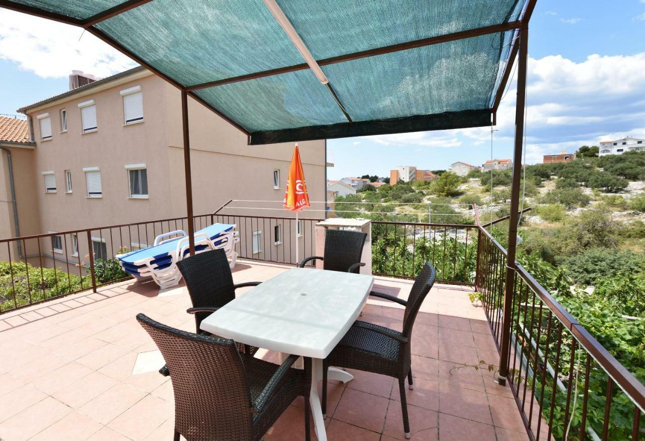 Apartments Jere Proto Примоштен Экстерьер фото